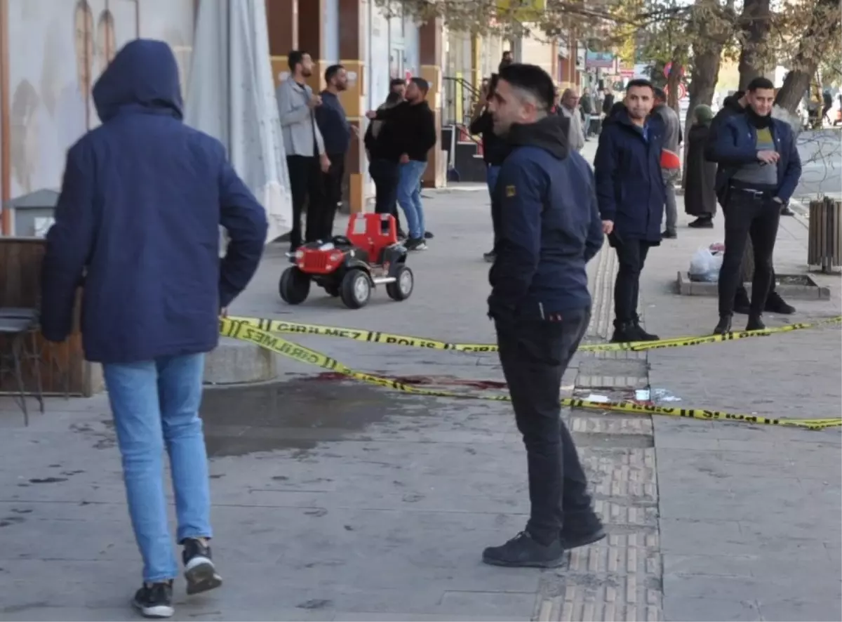 Kars’ta Düğün Salonu Önünde Tragik Olay