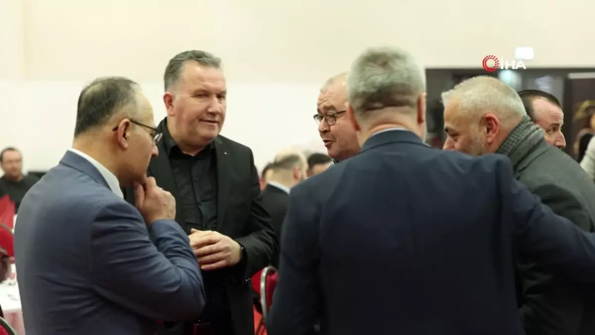 Büyükelçi Kılıç, Düsseldorf’ta STK’larla Bir Araya Geldi