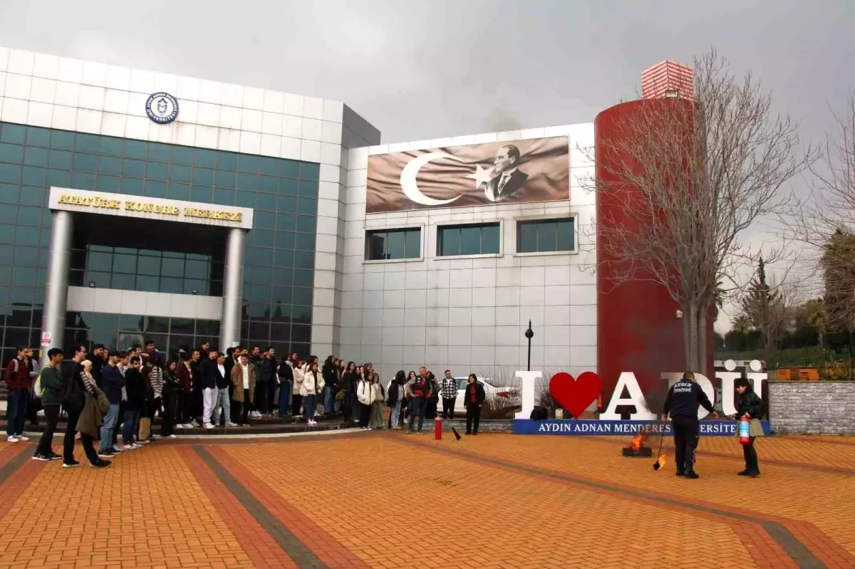 Aydın’da Diş Hekimliği Fakültesi Öğrencilerine Yangın Bilgilendirme Eğitimi