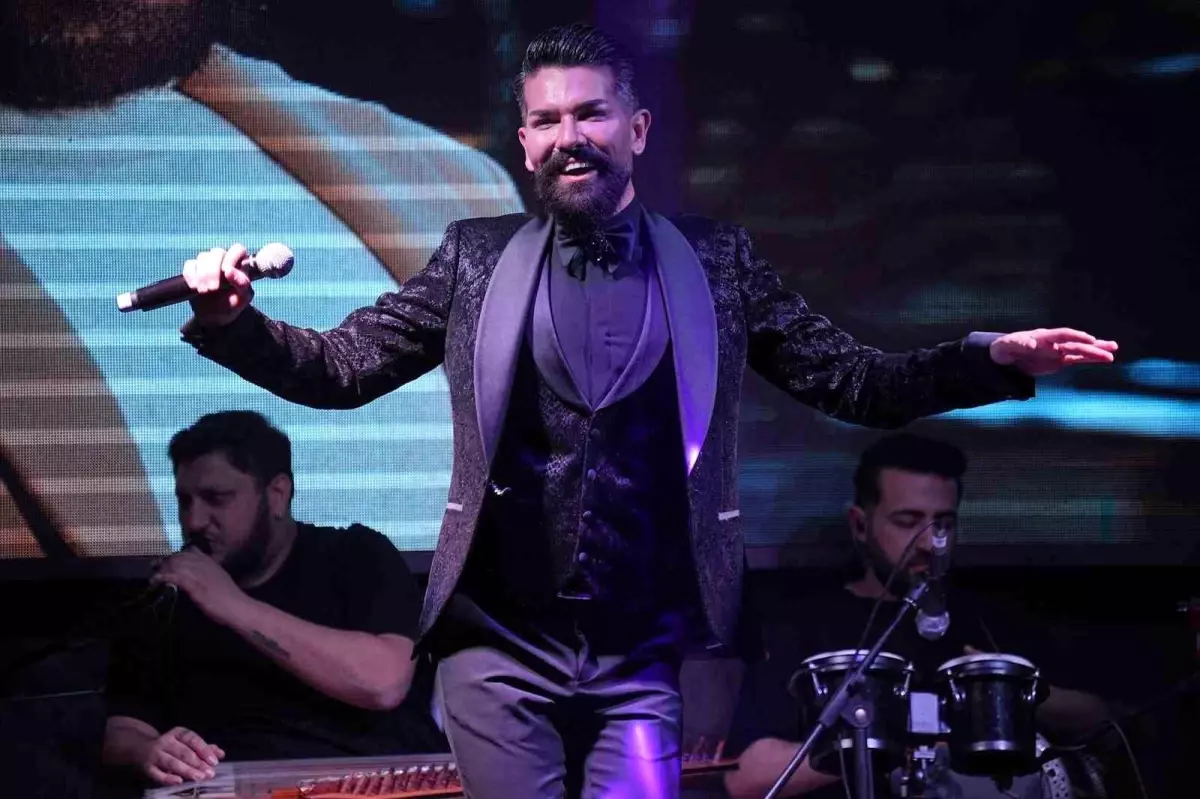 Mehmet Çevik’ten Yeni Şarkı: ‘Ben Ordayım’ Canlı Performansla Tanıtıldı